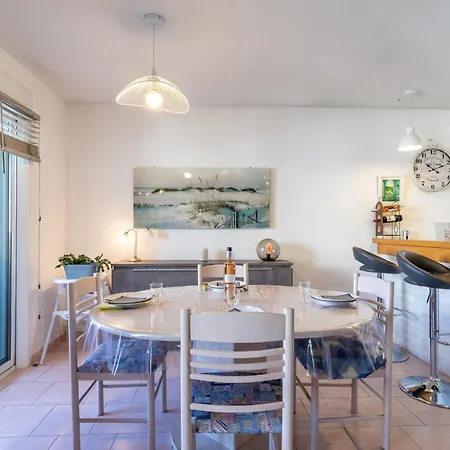 Apartment Le Berlioz By Interhome Le Pradet